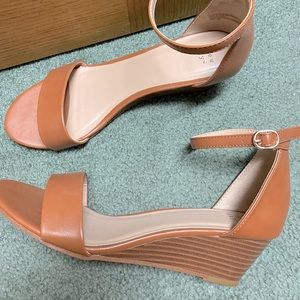 NWOT Wedge Heel Sandals